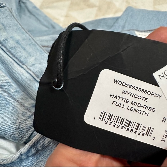 Hattie Mid Rise Straight Leg Jeans
rag & bone
Wyncote - Picture 4 of 5